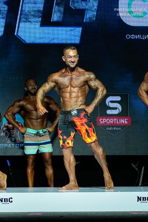 MAN'S PHYSIQUE 174